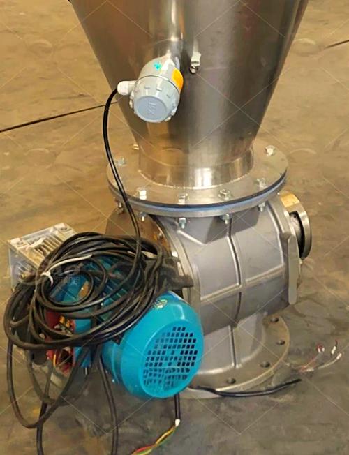 巨宝智造 如何挑选适合的连续式真空上料机